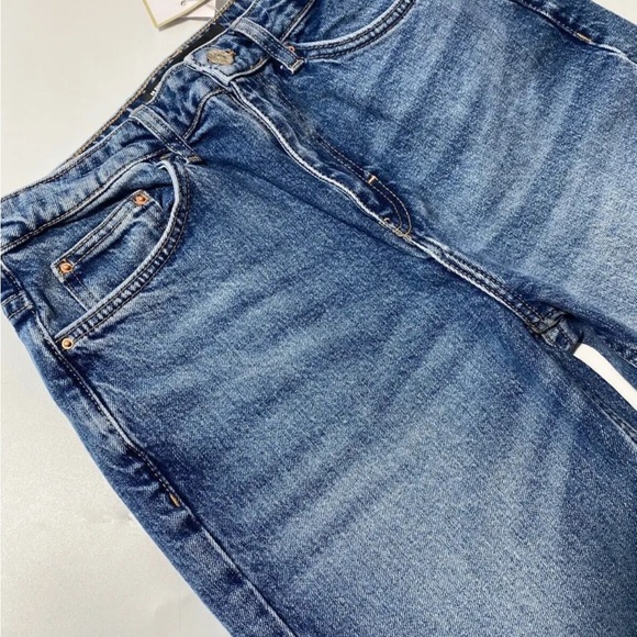 Very Mid Wash Blue High Waist Crop Jeans Size 10 Short, 6 Regular - Picture 2 of 3